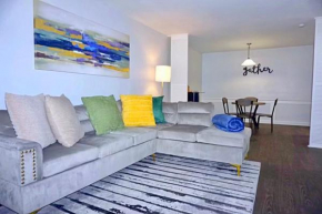 Luxury Modern 2BR/2BR 2 minutes from the Galleria!